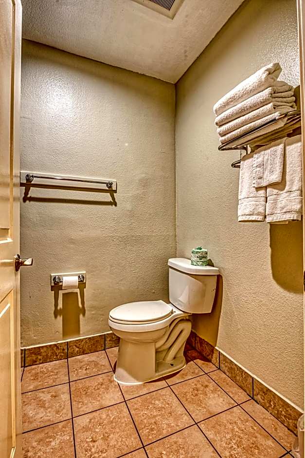 Hollywood City Inn