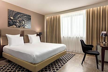 AC Hotel by Marriott Paris Porte Maillot
