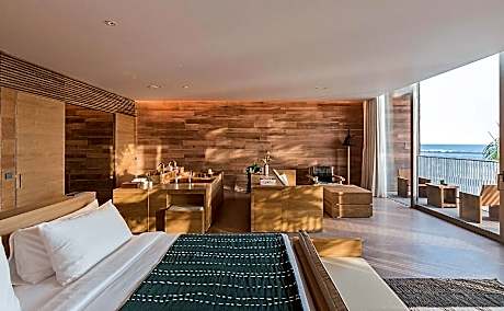 OCEANFRONT STUDIO