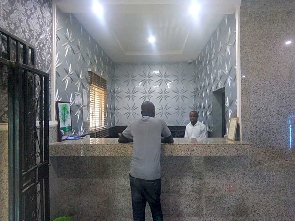 Glamour Park Hotel and Suites