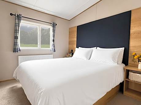 Cute & Cozy 2 bedroom - No pets