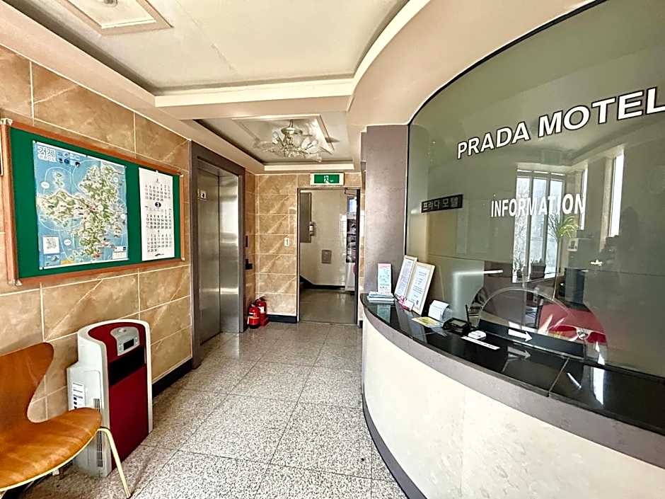 Prada motel