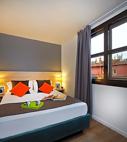1-Bedroom Apartment