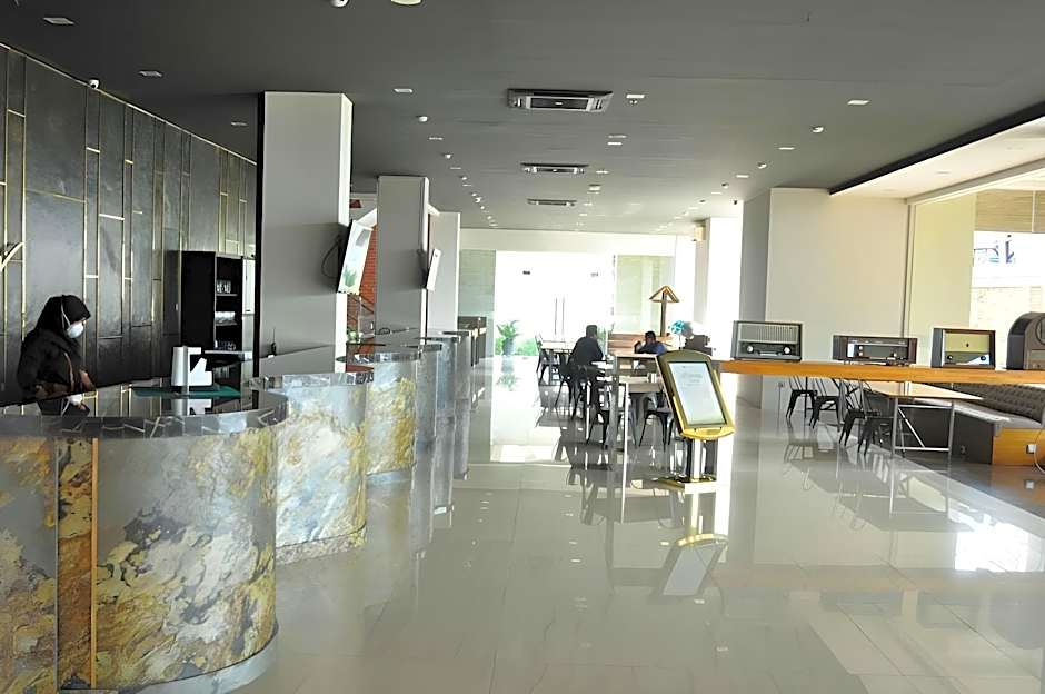 GRAND KOLOPAKING HOTEL