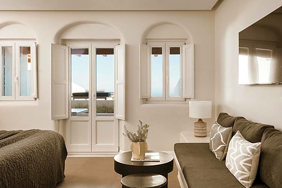 NĒRO Suites by NOMÉE Hospitality Group