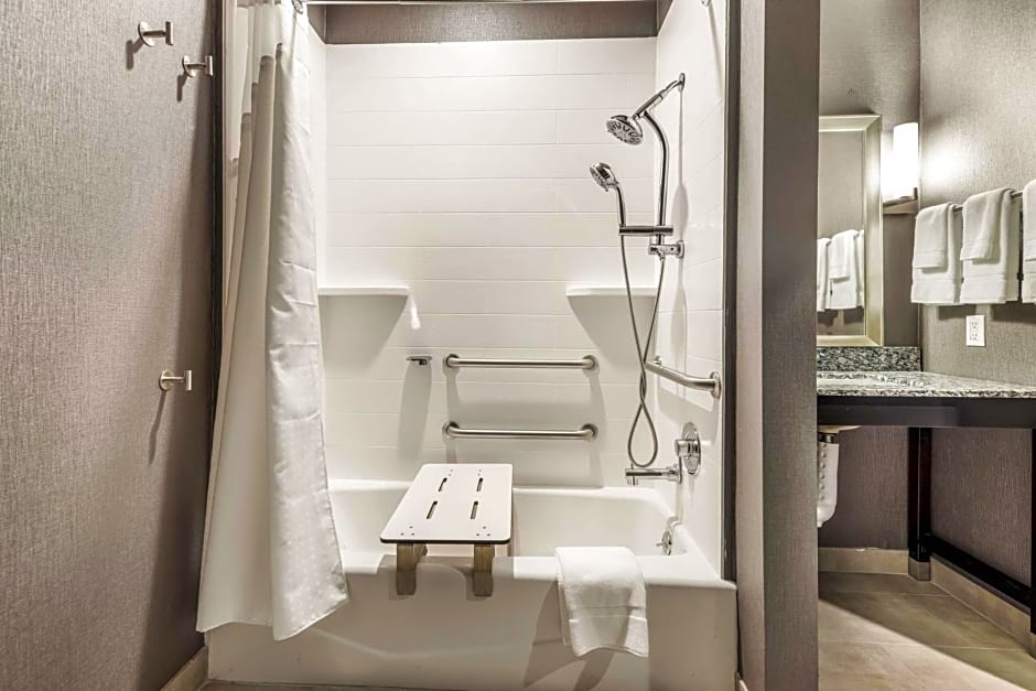 Holiday Inn Hotel & Suites Milpitas By IHG