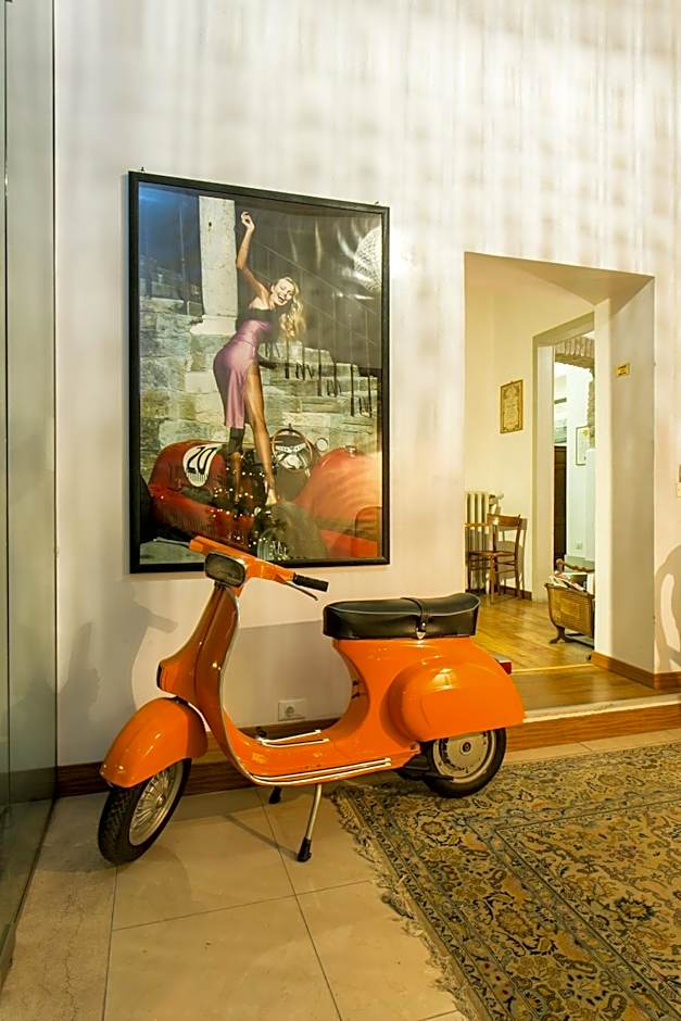 The Leoncino Hotel