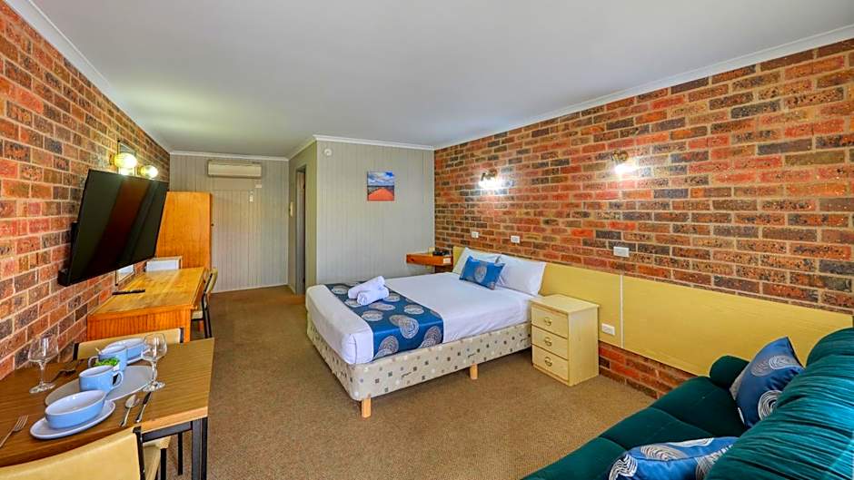 Photo 1 of 30 of Standard 1 Queen Bed