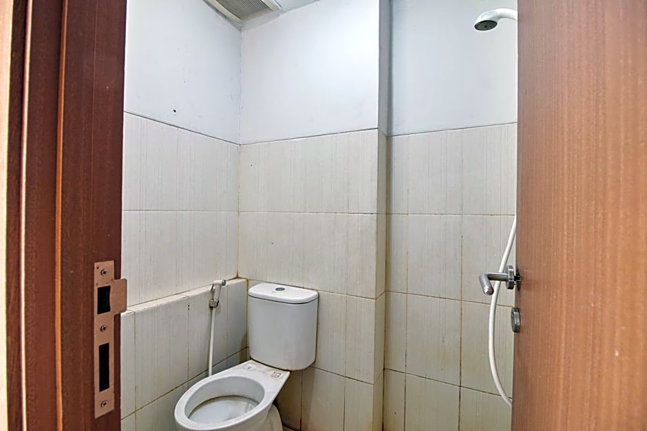 Apartment Green Lake View Ciputat by Celebrity Room