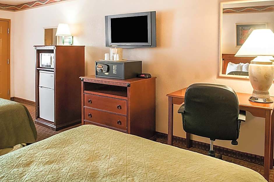 Quality Inn & Suites Las Cruces - University Area