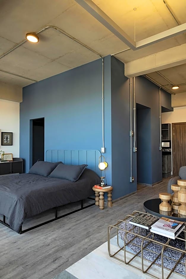 Loft In The Heart Of Americana, Have An Artsy Stay