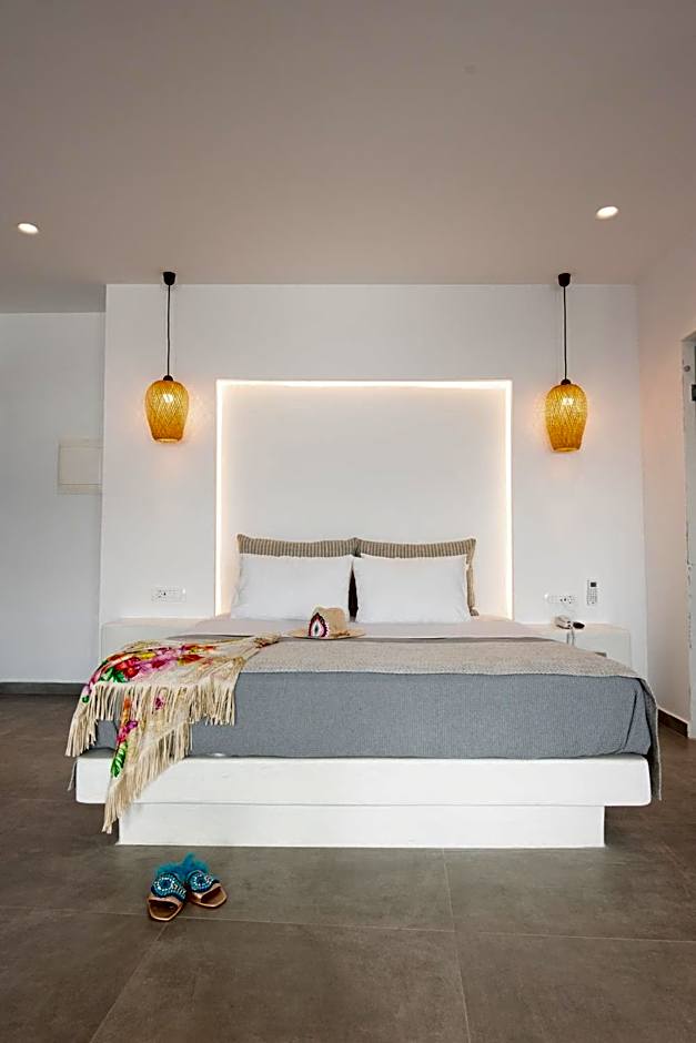 Caldera Cliff Illusion