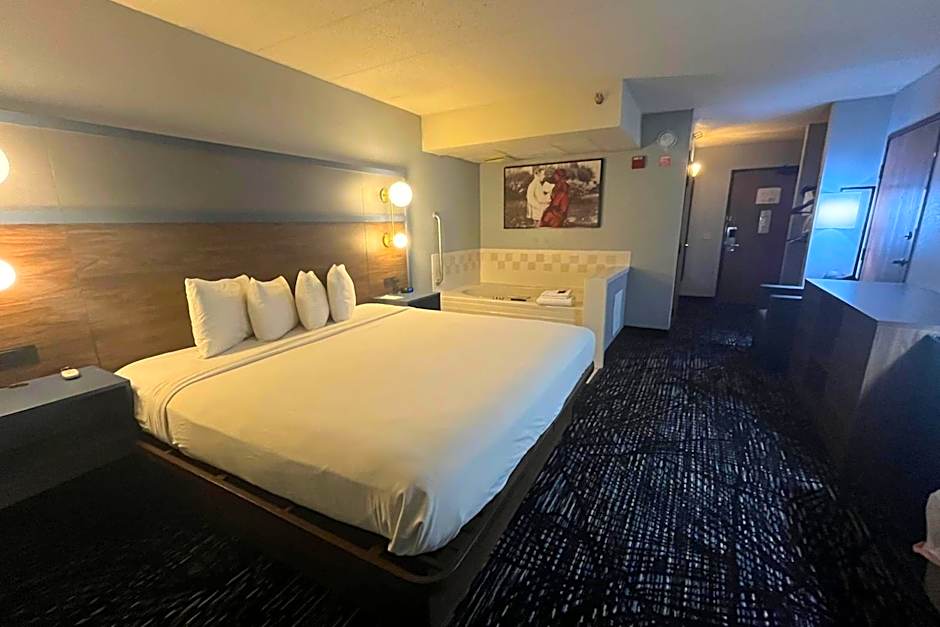 Photo 1 of 7 of 1 King Bed Suite, Mobility Accessible, Roll in Shower