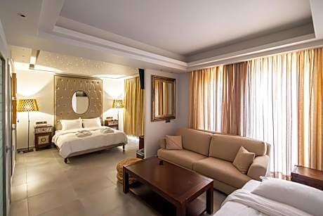 Suite with Hot Tub