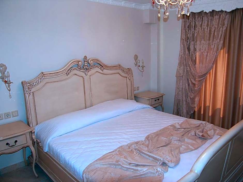 Parthenon Art Hotel