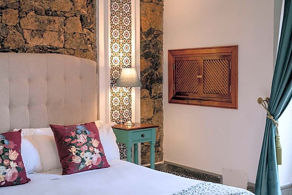 El Charco Suites