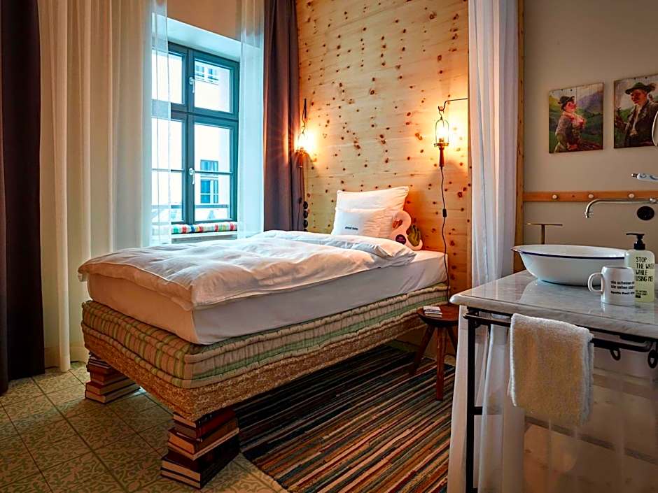 25hours Hotel Munich The Royal Bavarian
