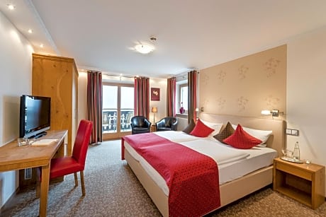 Deluxe Double Room with Lake View