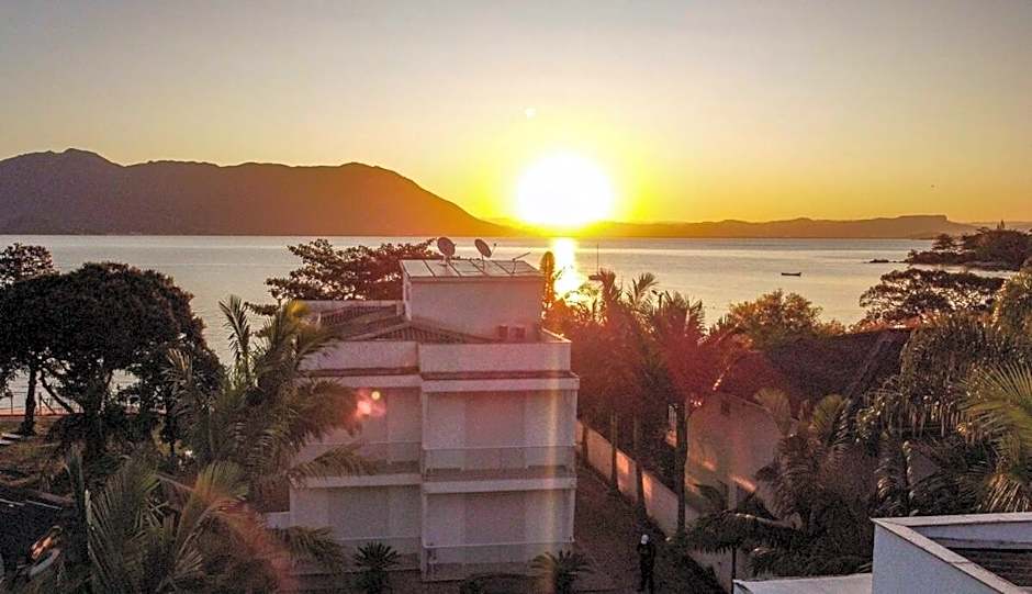 Charme, pôr do sol, praia privada. Exclusividade.