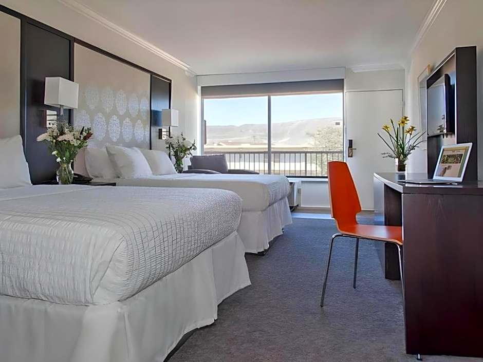 Park Pointe Hotel