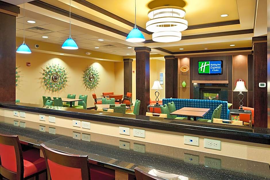 Holiday Inn Express Hotel and Suites Dayton South I 675 By IHG