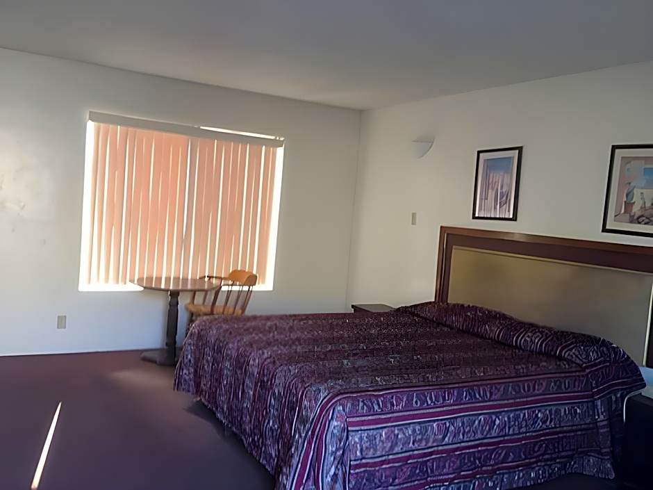 Golden Hills Motel