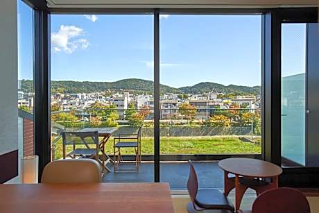 Suite with River View