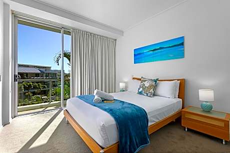 3 Bedroom 2 Bathroom Waterfront Penthouse