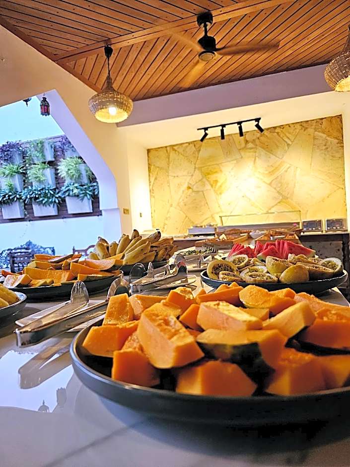 Dhow Palace Hotel
