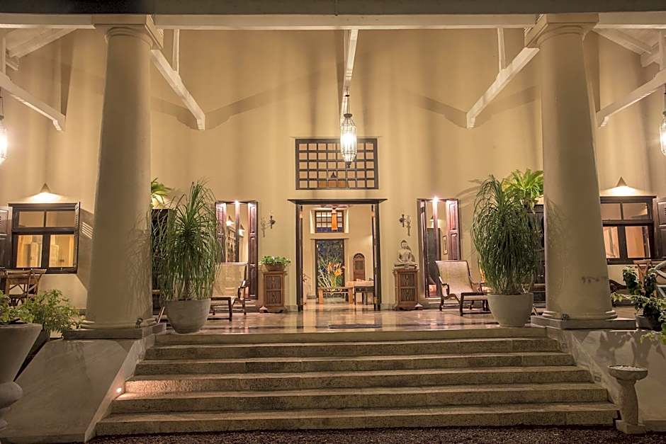 Villa Mayurana by Edwards Collection