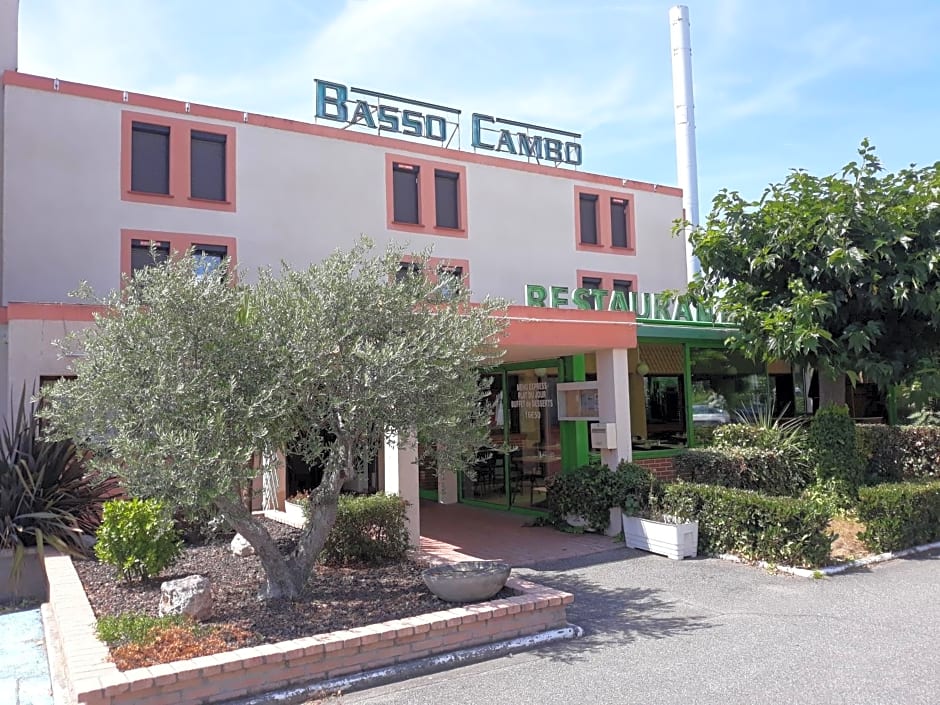 METRHOTEL BASSO CAMBO