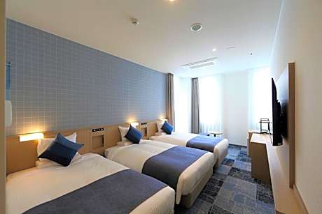 Eco Plan, Deluxe Triple, Non-Smoking, Housekeeping is Optional with Additional Cost