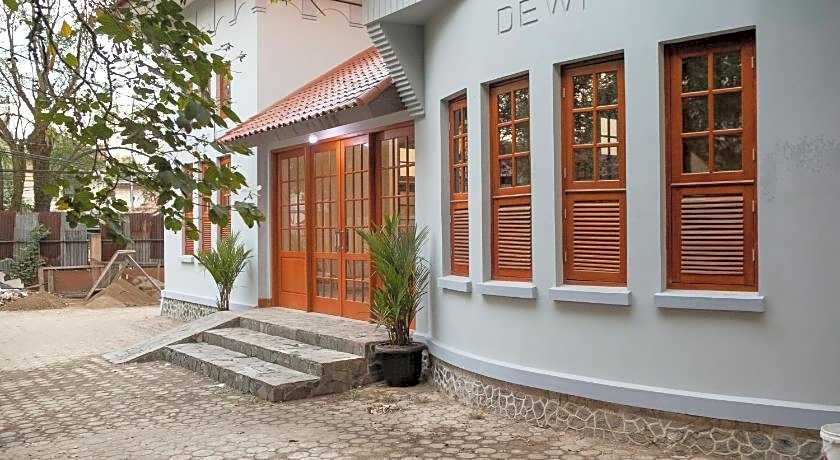 RedDoorz Plus near Pasundan University