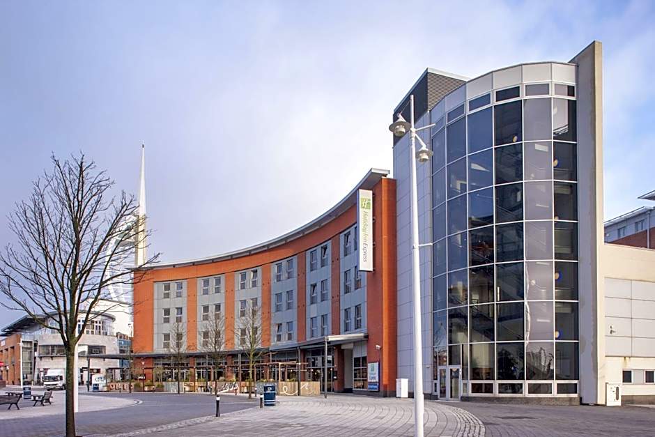 Holiday Inn Express Portsmouth Gunwharf Quays By IHG