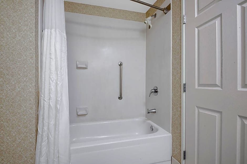 Wingate by Wyndham Gillette