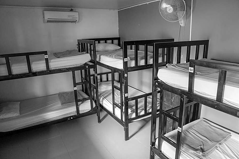 Blanco Beach Bar Hostel