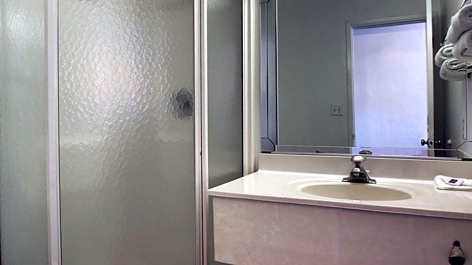 Motel 6-Normal, IL - Bloomington Area