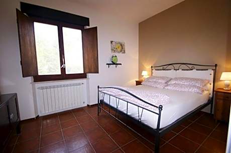 Apartment with Mountain View