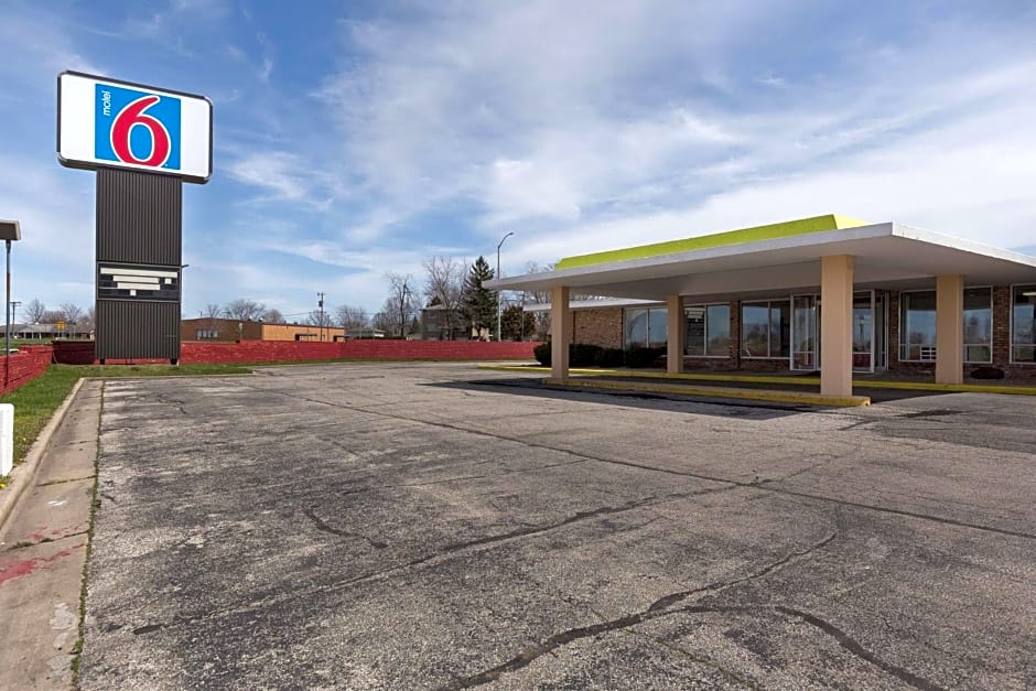 Motel 6-Lincoln, IL