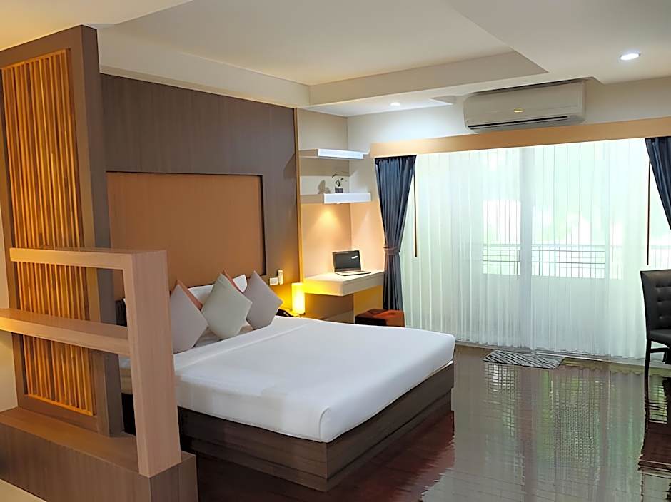 Eastpana 304(R1) Executive Residence