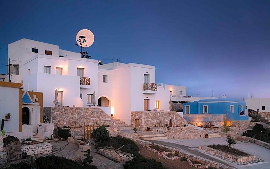 MIKRES CYCLADES DONOUSSA