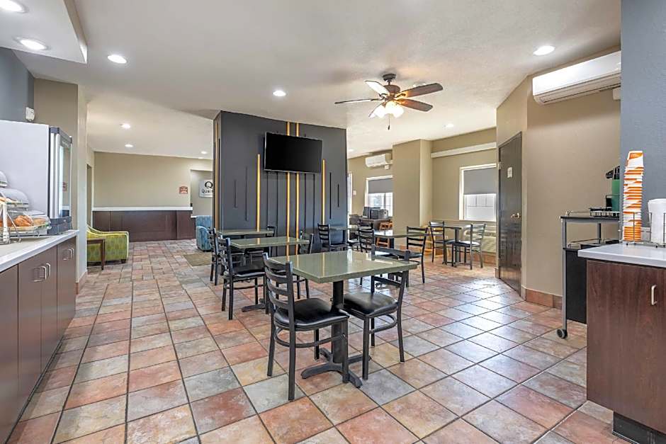 Quality Inn & Suites Lincoln North