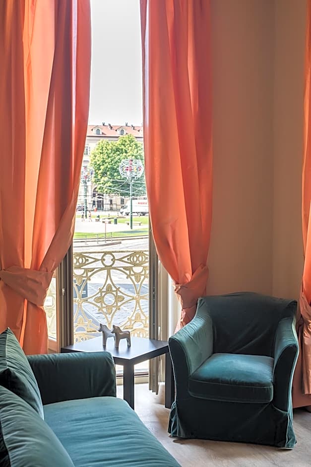 Carlina Palace by Varental