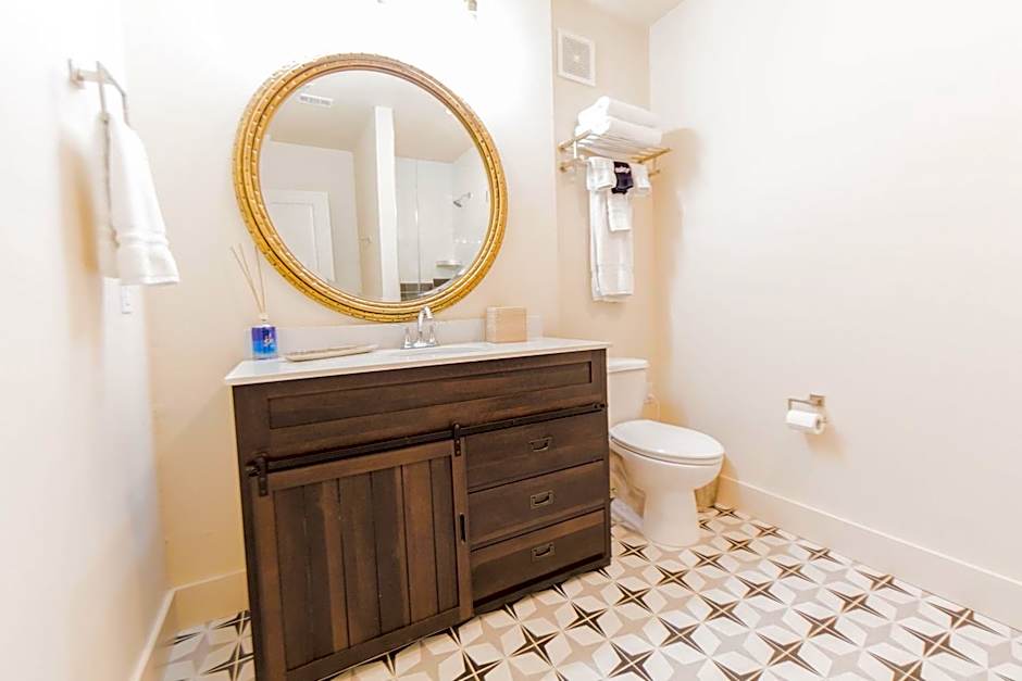 The Bishop Arts Hotel by Qresorts