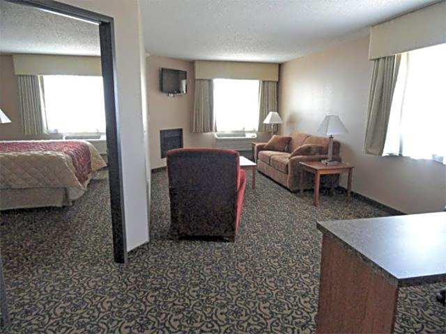 Canby Inn and Suites