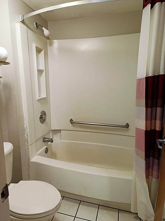 Travelers inn by OYO Wichita Falls