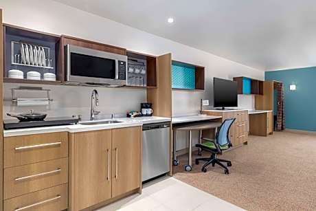 1 King Bed 1 Bedroom Corner Suite