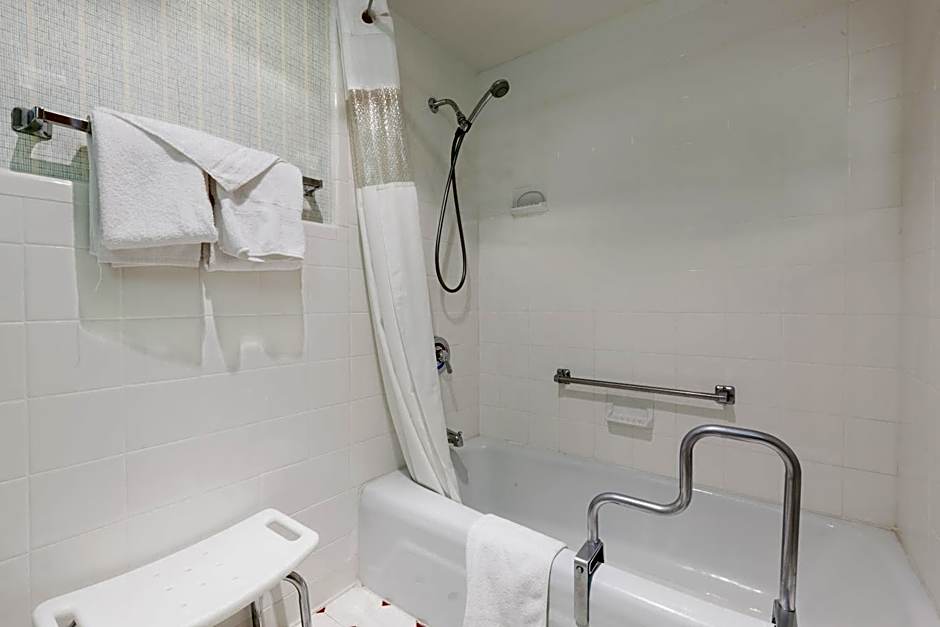 Red Carpet Inn & Suites