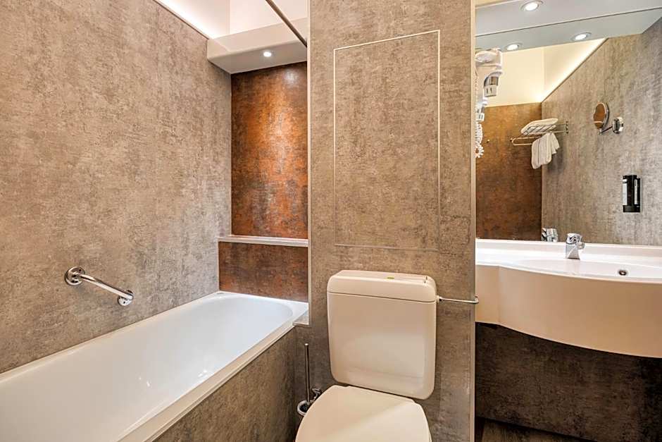 B&B HOTEL Mons Centre