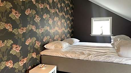 Twin Room with Private Bathroom